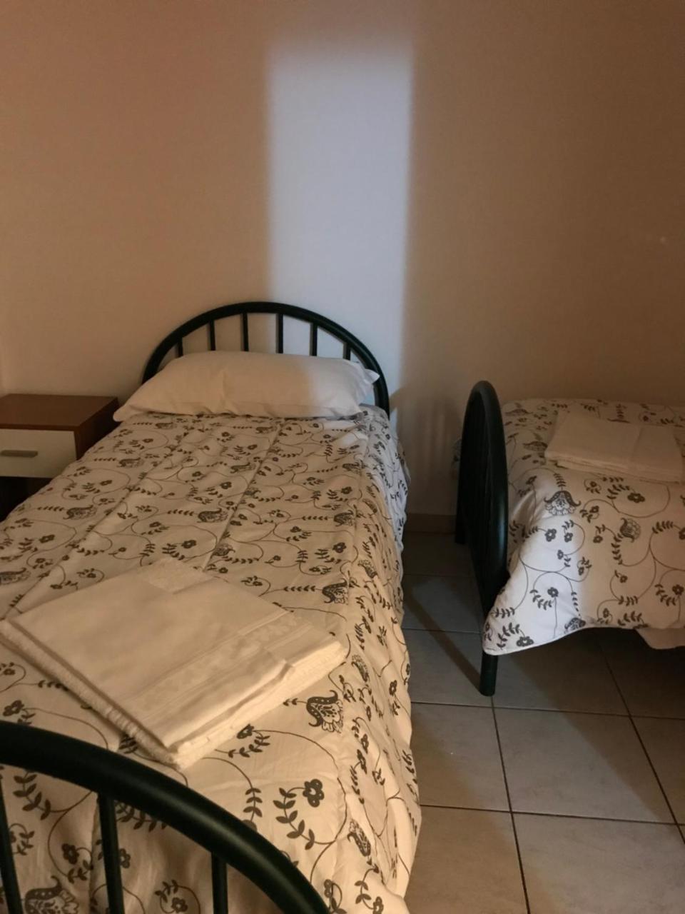 Residence Mariele Tavazzano Buitenkant foto